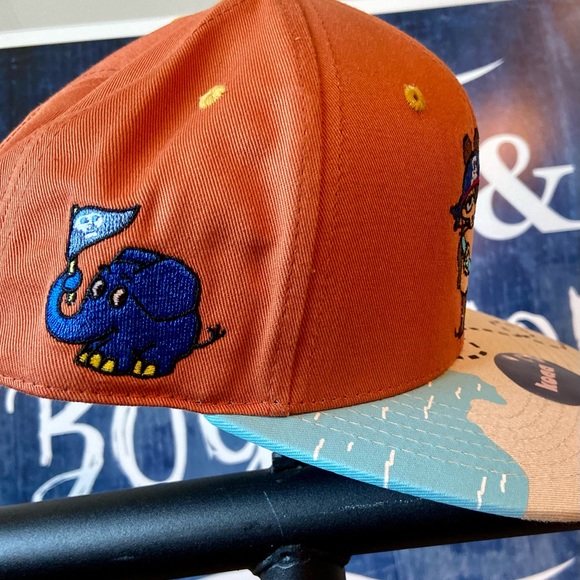 Embroidered SnapBack - Picture 5 of 6